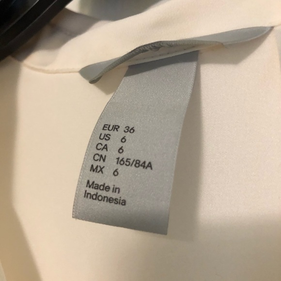 Short sleeved blouse - Picture 2 of 2